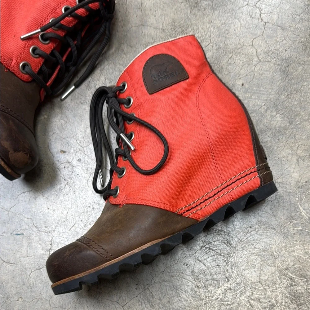 Sorel Red and Brown Lace Up Boots - Picture 2 of 13